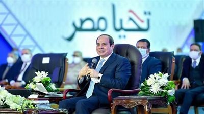 السيسي : الناس مسكت فى الدولار..إحنا برضو معانا دولار
