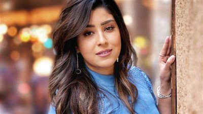 أيتن عامر تعرب عن سعادتها بردود أفعال الجمهور بعد أول حفل غنائي لها 