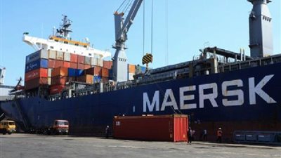 «ميرسك» تُعلن تعلق عمليات الشحن بالحاويات عبر البحر الأحمر