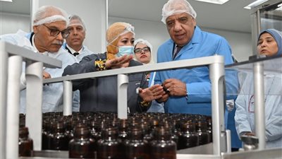 عصمت: شركة القاهرة للأدوية لديها إمكانيات تصنيعية كبيرة