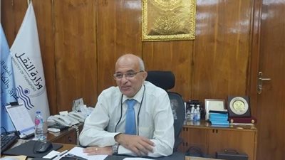 لإسراع مشروعات النقل.. تفويض رئيس هيئة الطرق في بعض اختصاصات كامل الوزير