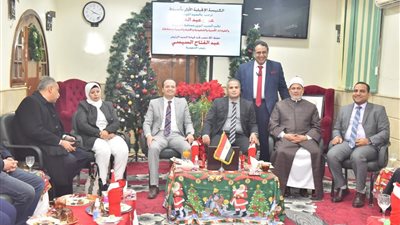 بمناسبة حلول عيد الميلاد المجيد..محافظ أسيوط يشارك الأقباط فرحة عيدهم