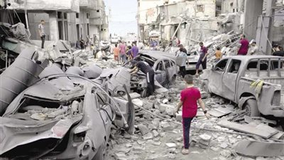 «يديعوت» الدفاع الإسرائيلي بدأ في بناء جدران وسواتر بمحيط غلاف غزة