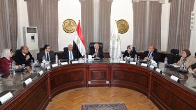 وزير التعليم يعقد جلسة نقاشية لتنفيذ توصيات السيسي بشأن مبادرة 
