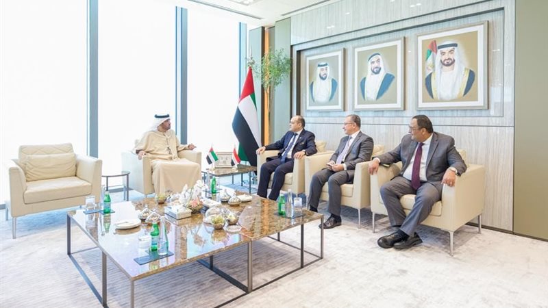 وزير الصناعة والتجارة