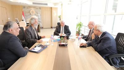 عاشور: الوزارة تولي اهتماما كبيراً بتطوير الخدمات الطبية والصحية بالمستشفيات الجامعية