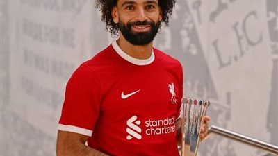 نجم ليفربول يتوج بجائزة لاعب الشهر في الدوري الإنجليزي 