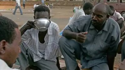 تزاحم المناكب وشظف العيش هكذا تستقبل السودان شهر رمضان