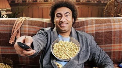 علي ربيع يعبر عن سعادته بنجاح 