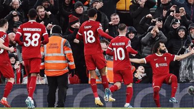 ليفربول يفوز برباعية على نيوكاسل ويحافظ على صدارة الدوري