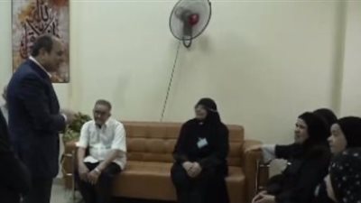 السيسي لنزلاء دار مسنين بالبحيرة: 