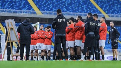 بين القائمين: مشاركة ملهمة لحراس المرمى في تدريبات منتخب مصر