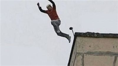 طالب جامعي ينهي حياته قفزًا في المقطم