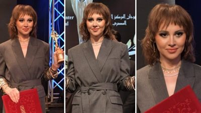 ببدلة رمادية وقصة شعر جديدة.. ياسمين رئيس أفضل ممثلة سينمائية
