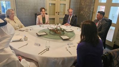 وزير الاتصالات يشارك في فعاليات افتتاح قمة 