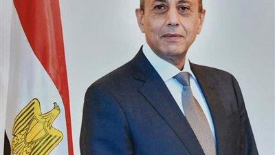 جولة مفاجئة لوزير الطيران المدني بمطار سفنكس الدولي