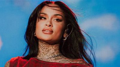 كيلانى آشلى تشتري مصحفًا تعبيرًا عن إعجابها بإيمان أهل غزة 