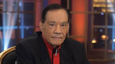 نجل حلمي بكر يتسلم جثمان والده ويُحدد موعد ومكان الجنازة