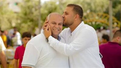 آخر تغريدة.. حمزة الدحدوح يؤازر والده كأنه يودعه قبل استشهاده