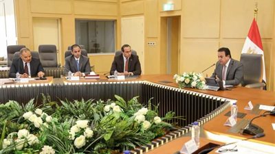 عبدالغفار يُشدد على سرعة الانتهاء من مشروع تطوير سكن الأطباء