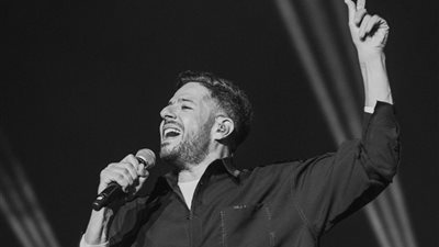 حماقي يعبر عن سعادته بحفله الاول في نيويورك: من أجل الكتب