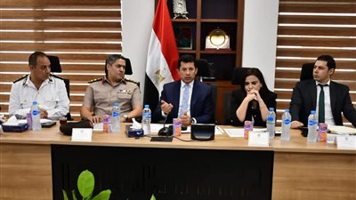 أشرف صبحي  يلتقي باللجنة العليا للرعاية الطبية للرياضيين