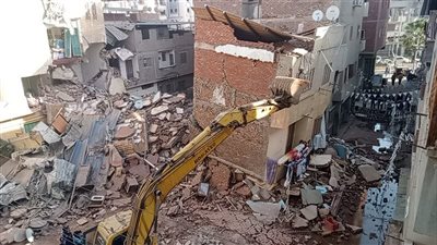 الإنقاذ البري تواصل البحث عن المفقودين أسفل عقار الدقهلية