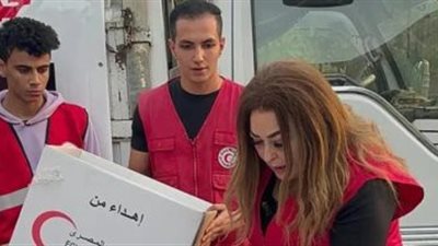 نهال عنبر تنضم لـ صفوف الهلال الأحمر لمساعدة أهالي غزة