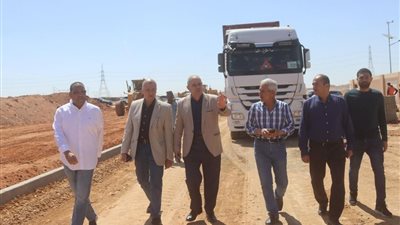 الإسكان: تنظيم حملات موسعة لإزالة الإعلانات المخالفة بالعاشر