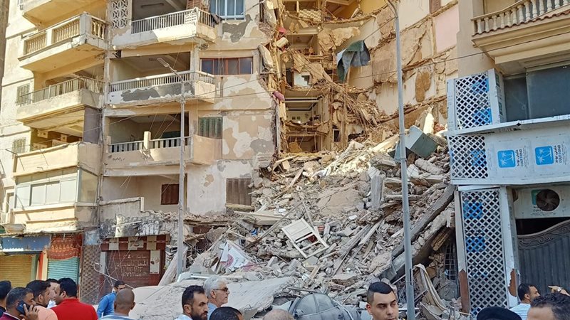 483387-إنهيار-عقار--في-الاسكندرية