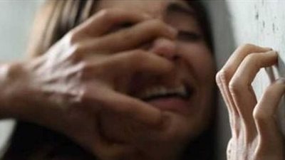 ‎أثناء نومها.. ذئب بشري يتعدي على ابنته في التبين