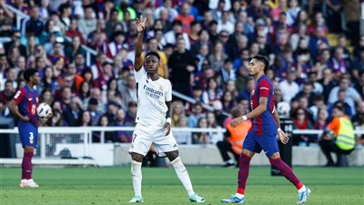 كلاسيكو الأرض.. فرصة برشلونة الأخيرة لمحاولة إنقاذ موسمه الكارثي