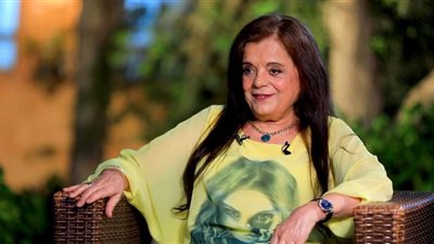 نادية شكري تحذر من الزواج المبكر: البنت خارجة من الدلع وتصطدم بالمسئولية