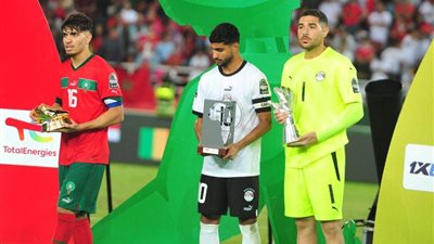 الموهوبون المصريون يستحقون المديح: تواجد رباعي في التشكيلة المثالية لأمم إفريقيا