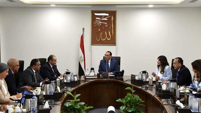 مدبولي يتابع إجراءات توطين الصناعة ومستلزمات الإنتاج