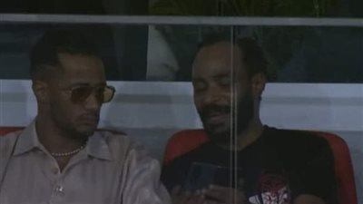 محمد رمضان وشقيقه محمود في مباراة مصر وموزمبيق