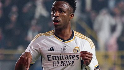 بهاتريك فينيسيوس..ريال مدريد يسحق برشلونة برباعية ويفوز بالسوبر