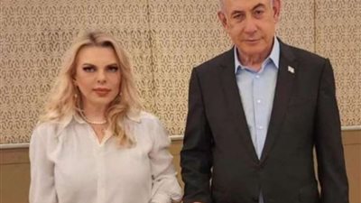 صورة زوجة رئيس الوزراء الإسرائيلي تثير الجدل في دولة الإحتلال