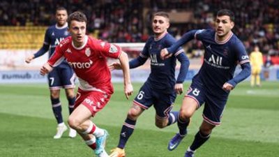 باريس سان جيرمان يخسر أمام ماناكو بثلاثية لهدف بالدوري الفرنسي