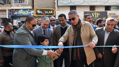 محافظ الفيوم يفتتح معرضي 