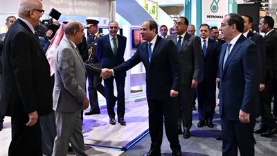 الرئيس السيسي يفتتح معرض مصر الدولي للبترول
