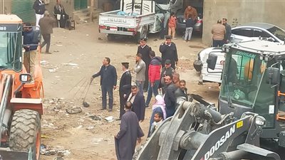 محافظ الجيزة: رفع 650 طن مخلفات وتراكمات أسفل الدائري