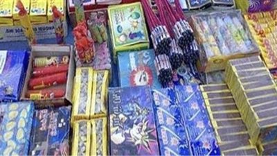 أمن الجيزة يضبط مروجي الألعاب النارية والأسلحة البيضاء عبر 