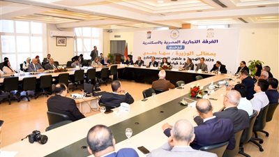 وزيرة الهجرة تلتقي رئيس وأعضاء الغرفة التجارية بالإسكندرية