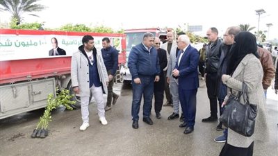 محافظ بورسعيد يستقبل ٧٠ ألف شجرة ضمن المبادرة الرئاسية