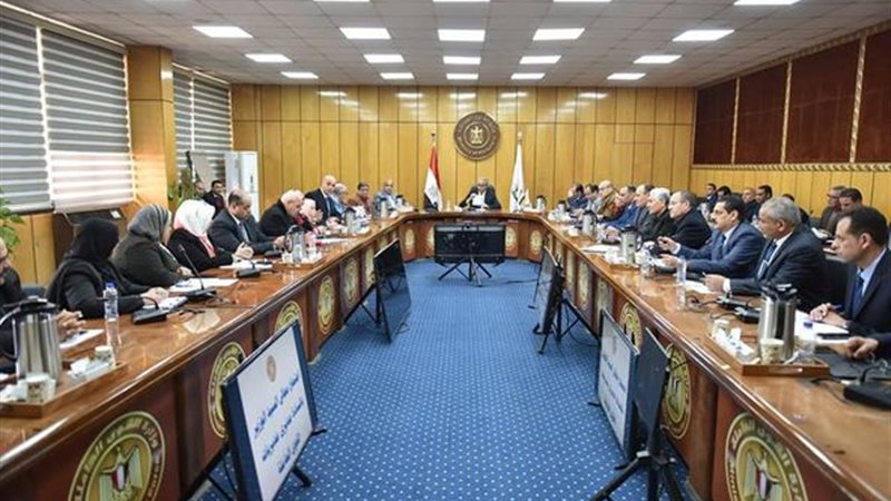 اجتماع وزير القوى