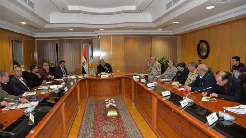 اجتماع محافظ أسيوط