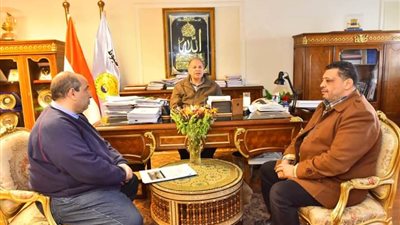 محافظ أسيوط يتابع مستجدات ملف تقنين أراضي الدولة ومعدلات الانجاز بالمنظومة