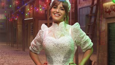 منة فضالي تروج لمسرحية 