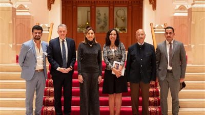 وزيرة الثقافة تشهد عرضي باليه 